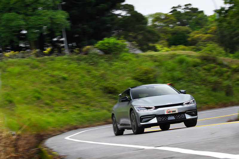 馬力雖不算特別強悍,但實際卻有著高性能超快的加速。