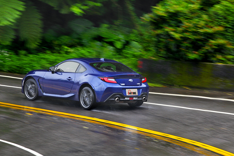 原以為BRZ會有硬派的乘坐感,沒想到實際卻保有日常代步所需的舒適性。