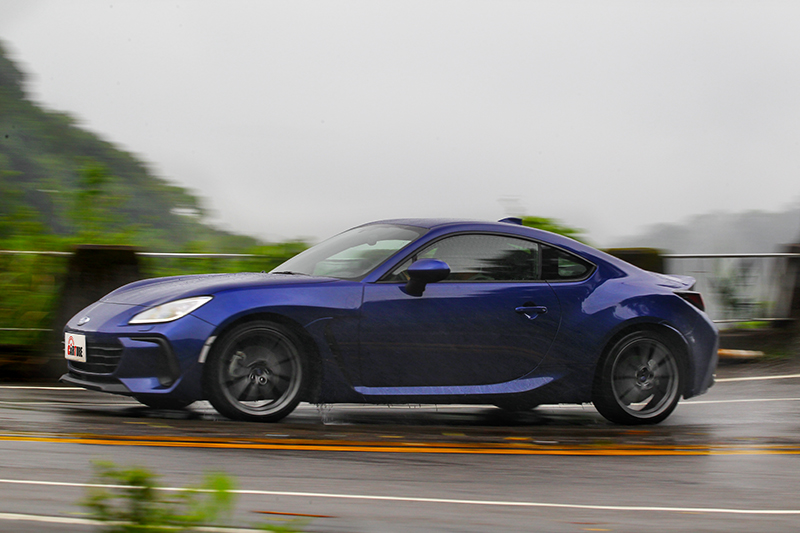 新BRZ前側抗彎曲剛性提升近60%、車側抗扭曲剛性提升50%。