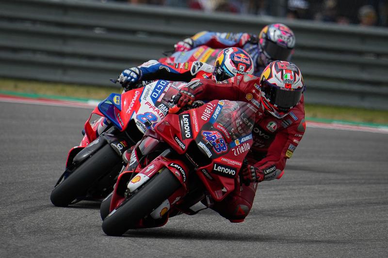 Miller一路保持領先,但賽事倒數時則被Bastianini超越。