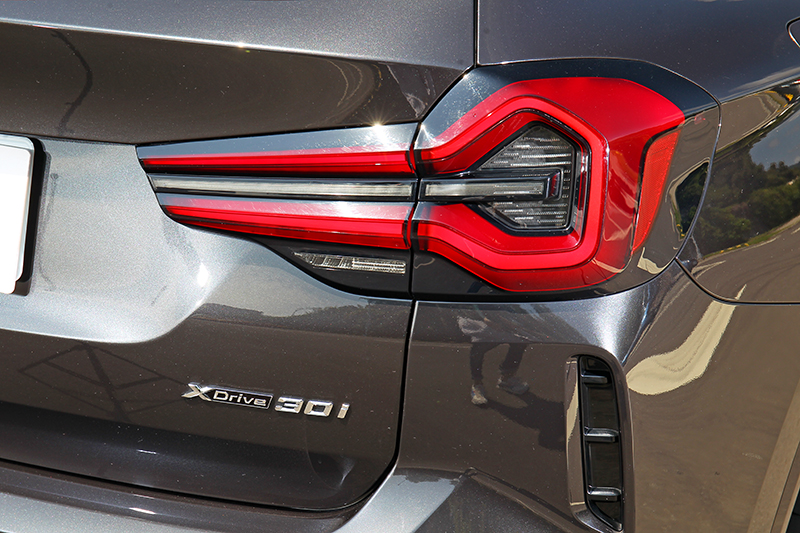 尾燈也更改成立體造型。