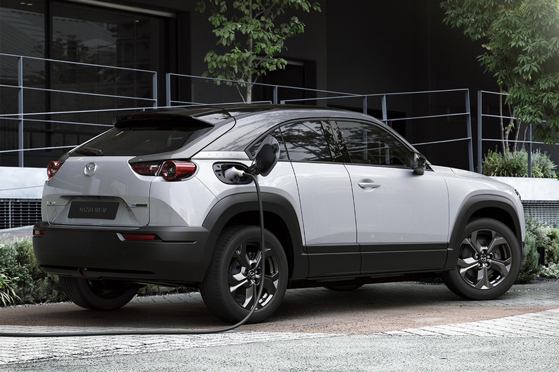 近日有報導Mazda確定會推出MX-30增程車型,預計2023年3月亮相。