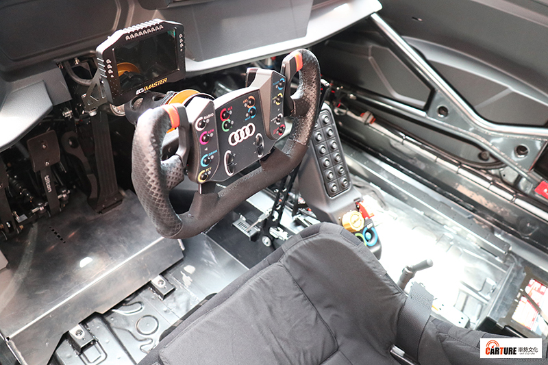 SV Racing車隊與Meta Stone (麥達石)數位資產推廣聯盟平台合作區塊鏈支持賽車運動,記者會上展示車隊新車Audi RS3 LMS TCR。