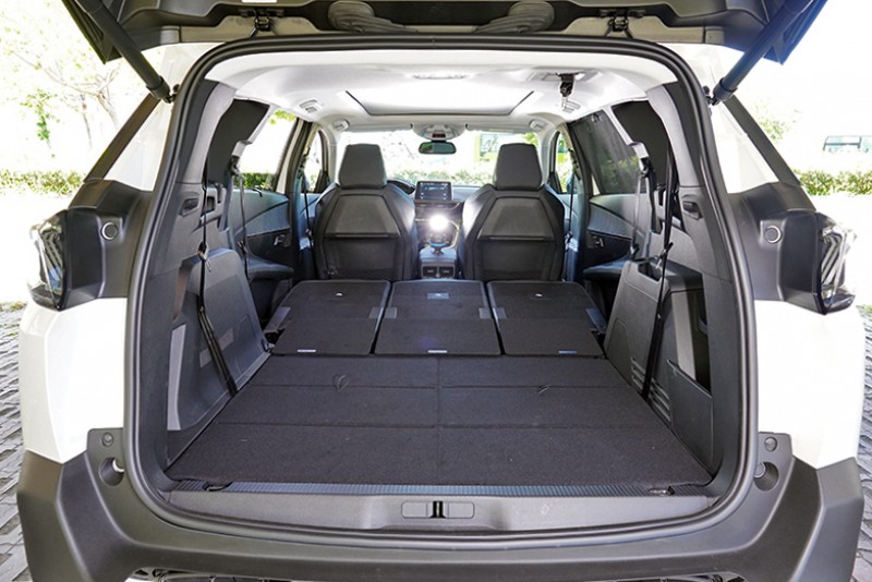 當不用全員滿載,自780升至1,940升自由變化的置物空間,更讓 PEUGEOT 5008 成為完整滿足戶外運動需求的 Dream Car。
