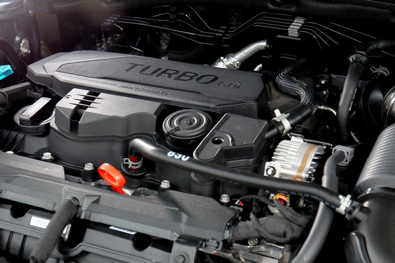 動力規格為1.6升渦輪引擎,具有180hp27kgm最大輸出。