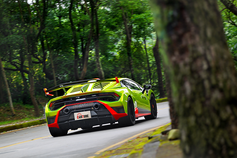 在Trofeo模式下擁有相當強勁的輸出力道,但只要沒亂踩油門其實是很穩定。