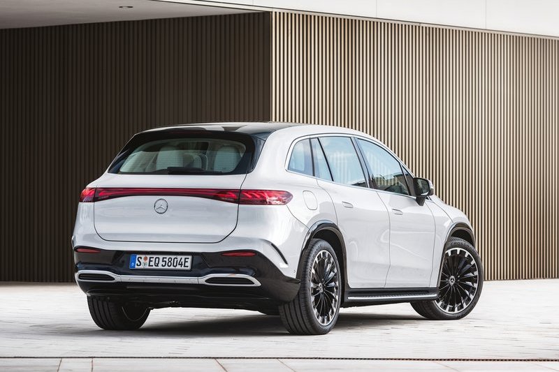 除了使用者變少,消費者選購電能車與朝電動車發展示淘汰手排主要因素。