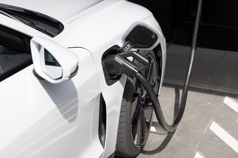 車主可事先預定,讓抵達時不庸擔心無充電樁可使用。