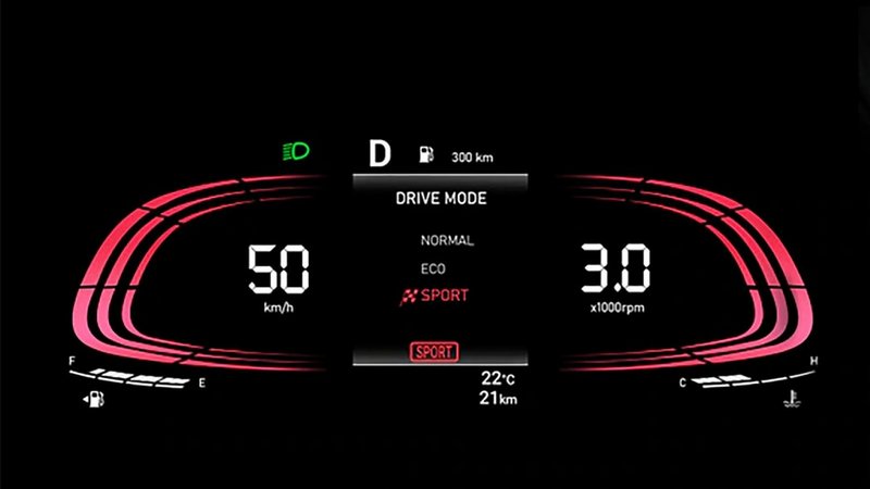 配備數位儀表，後座椅也具有椅背可調功能。