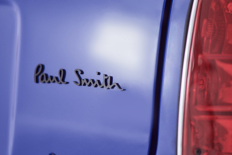 車身附有 Paul Smith銘牌。