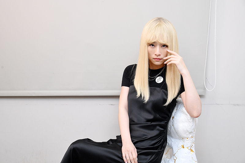 【車勢星聞】吳可熙拍好萊塢電影,劇組備專屬露營車超貼心