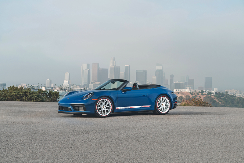 911 Carrera GTS Cabriolet America Edition車色採用當年356 America的Azure Blue配色。