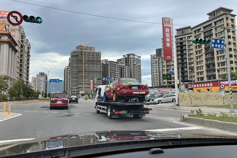 車手在聲明中指出,其參賽多年,熟知相關法規,過往皆以拖車將比賽車拖至比賽場地。〈照片提供:周德恩〉