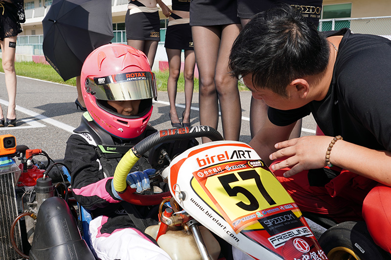 賽前李彥翰會希望李羽晨將接下來比賽的過程先在心裡模擬一遍,就像許多車手在賽前冥想般,讓自己更知道該怎樣在場上應對。