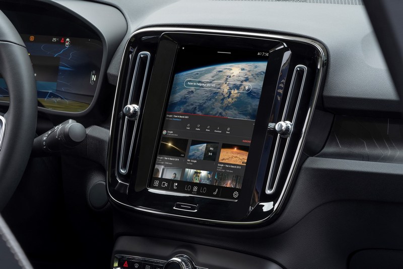Volvo最新中控系統就是由Google開發,駕駛可在中控使用Google Play應用程式。