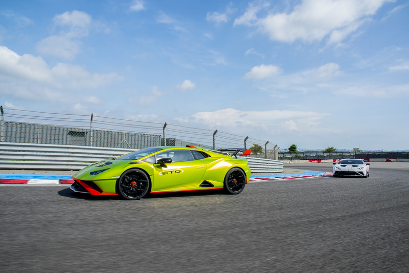 經過共9圈的完整體驗後,不得不說Huracan STO的歸屬地果然還是在專業賽道上