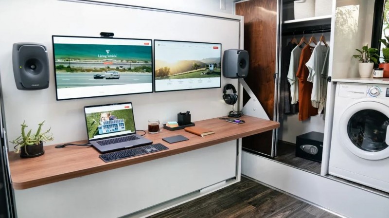 另也提供選配包含Apple MacBook Pro 比電、Apple XDR螢幕、Genelec Studio喇叭的Creative Studio套件。