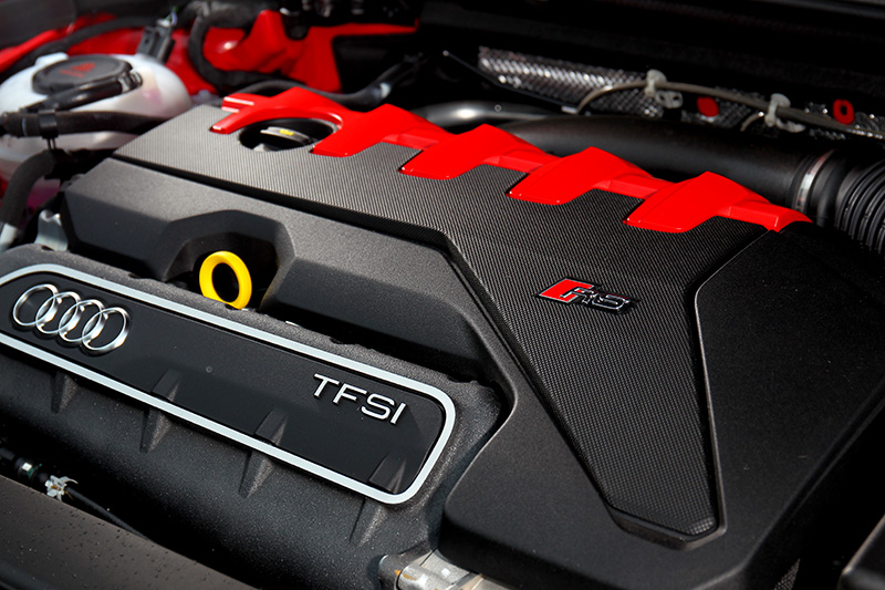 2.5升渦輪引擎提供強大的400hp/51kgm輸出。