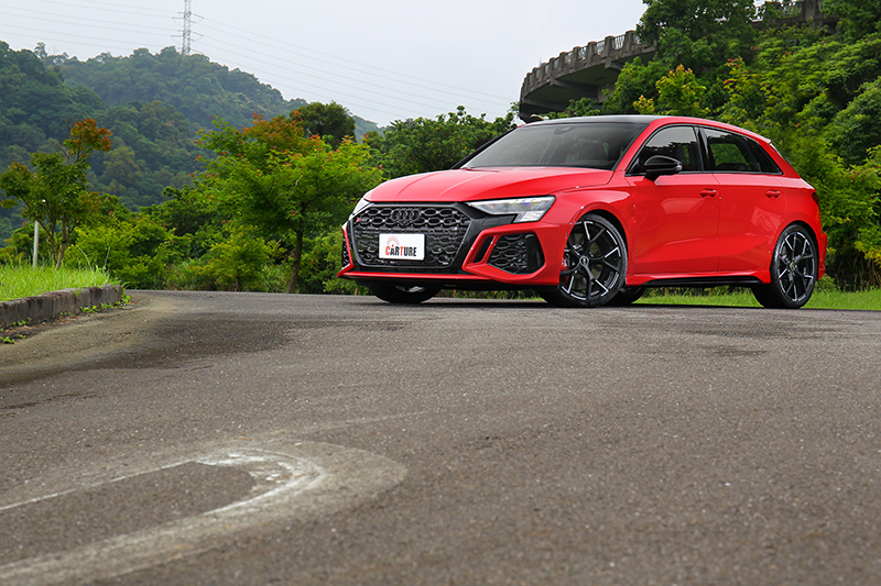 RS 3 Sportback的外觀不如操控來得熱血競技。