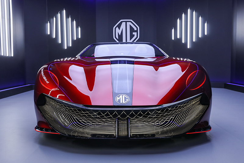Cyberster Concept以雙座敞蓬小跑車身形喚起車迷對於MG的美好記憶,正是倫敦設計中心的嘔心瀝血之作。