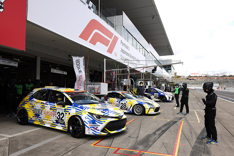 TOYOTA同樣參與日本超級耐久 系列賽,甚至社長豐田章男與其子豐田大輔 亦駕駛COROLLA H2 CONCEPT以及 GR86 CNF CONCEPT下場競技。