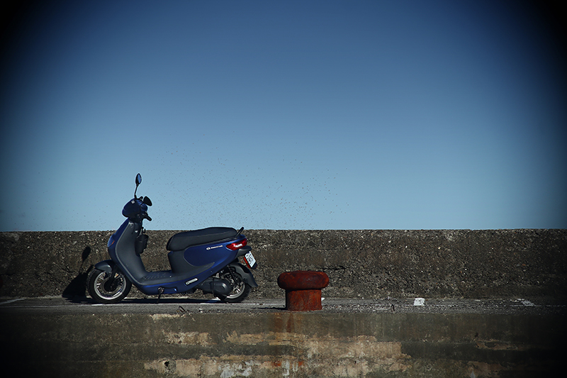 騎車逛小琉球真是個好主意,特別還是低碳的eMOVING iE125。