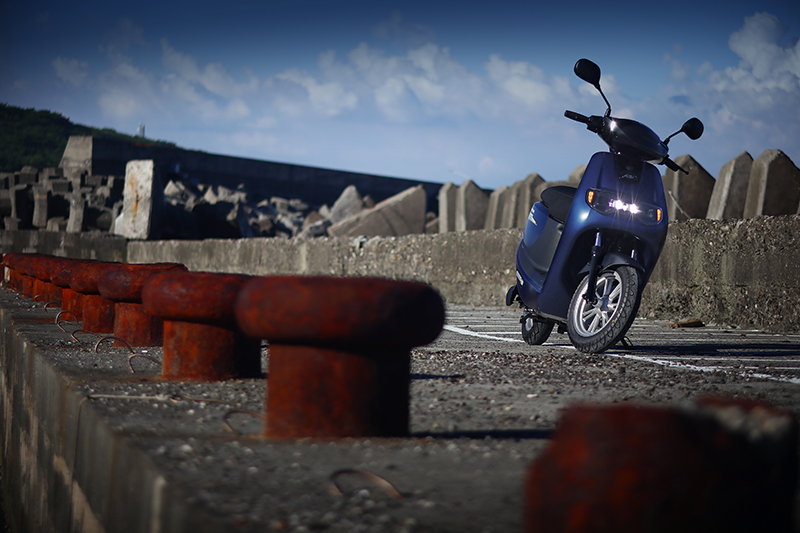 其實充電式設計有時反倒比換電來得划算,像iE125每次充到飽大約僅耗費10元電費而已。