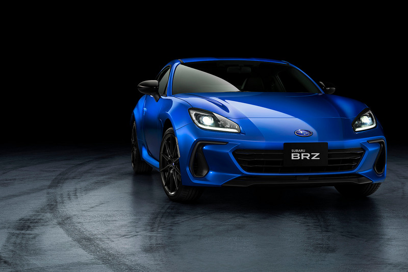 BRZ 10週年特仕車後視鏡與輪圈也同樣改以黑色處理。