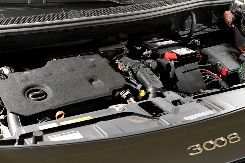 1.5L BlueHDi Allure柴油渦輪增壓引擎扭力飽滿,區區1,750轉即全數迸發的30.6公斤米峰值輸出,對應急彎陡坡特別好用。