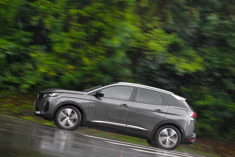 無論隨意漫遊或長途旅行,PEUGEOT 3008都能讓全車乘員更加安心且從容。