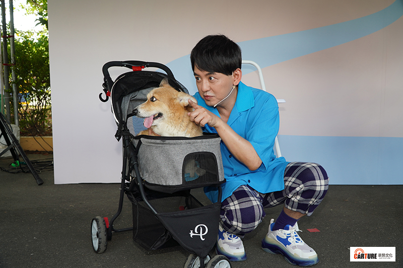 【車勢星聞】黃子佼帶著毛小孩乾女兒小花出席「Ford安全節能駕駛體驗營」擔任大使。