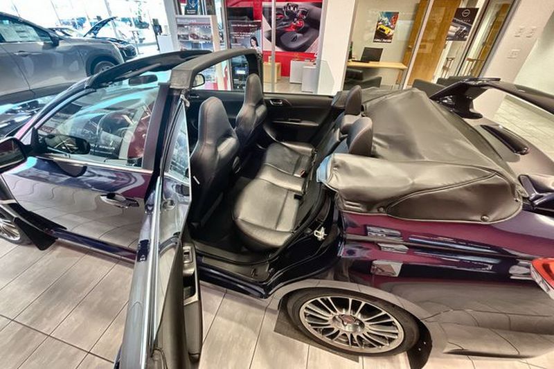 為保持車身一定鋼性,Newport Specialty Cars保留B柱。