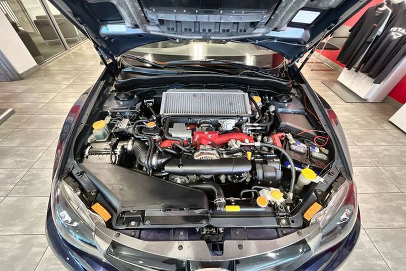 Impreza WRX STI搭載2.5升水平對臥渦輪引擎,具有300hp最大馬力。