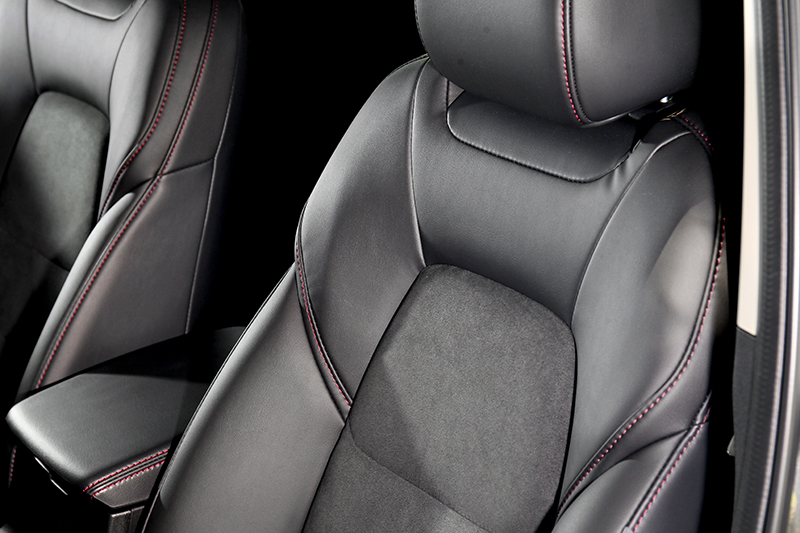 價格僅百萬初，但CX-5卻給予媲美豪華品牌的高級質感座艙。