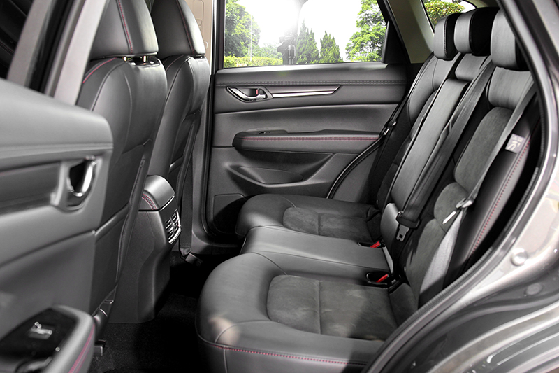 2,700mm讓後座有不俗的乘坐空間。