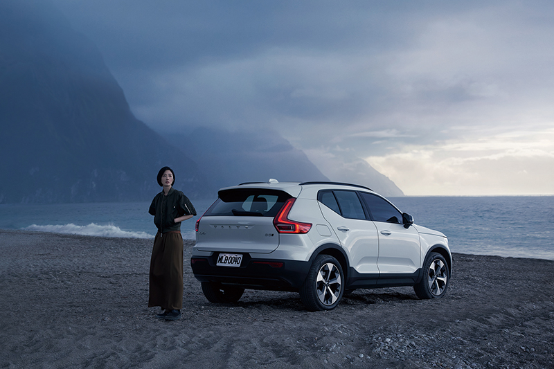【車勢星聞】桂綸鎂連續三年代言 Volvo XC40。（圖：國際富豪汽車提供）