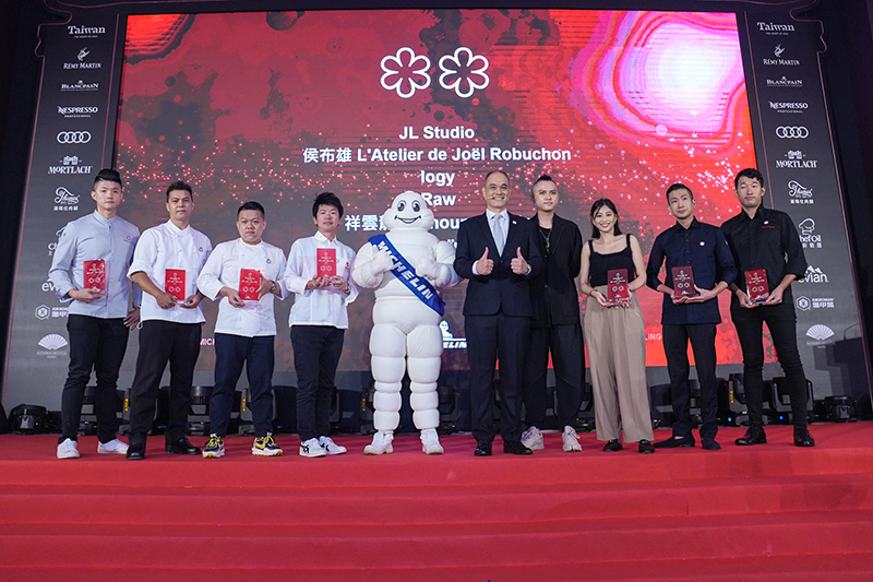 二星餐廳代表合影。