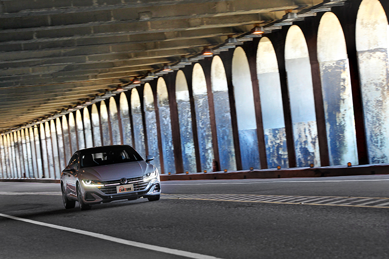 Arteon 430 TSI在優雅美型外表下有著頗為強勁的性能。