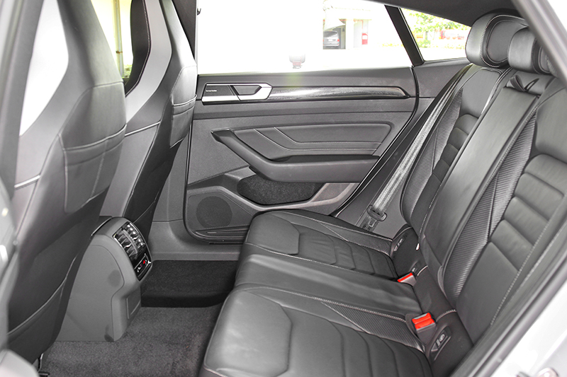 2,836mm軸距也提供舒適的乘坐環境。