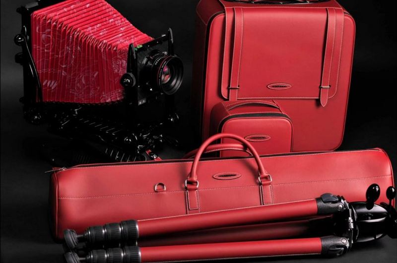 收納盒與腳架皮革也提供多色選擇。