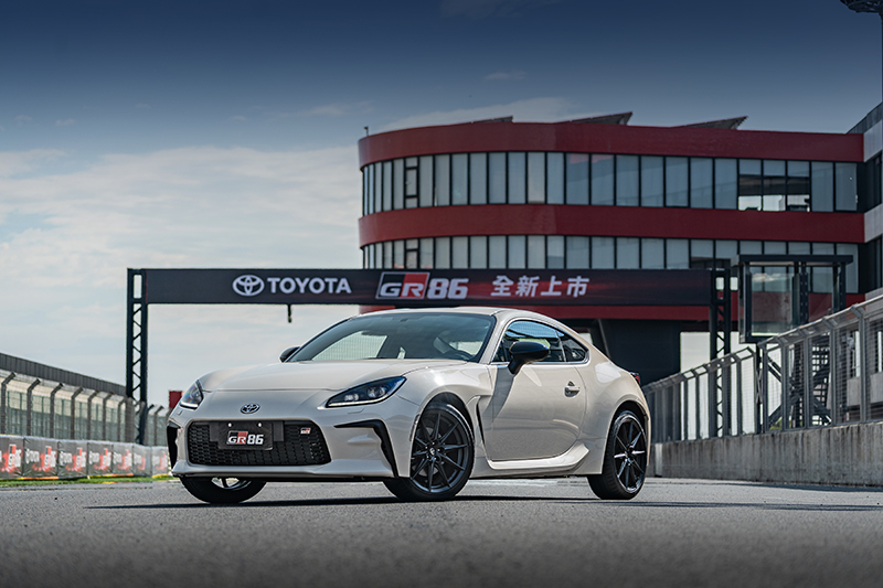 淺嚐GR86之後我只想說:其實開跑車不見得是奢侈的在那。