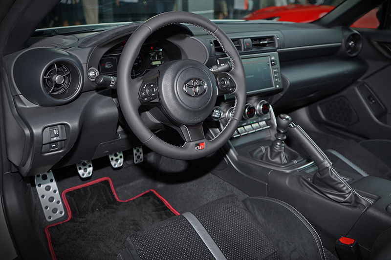 與兄弟車Subaru BRZ相比,設計上當然大同小異。