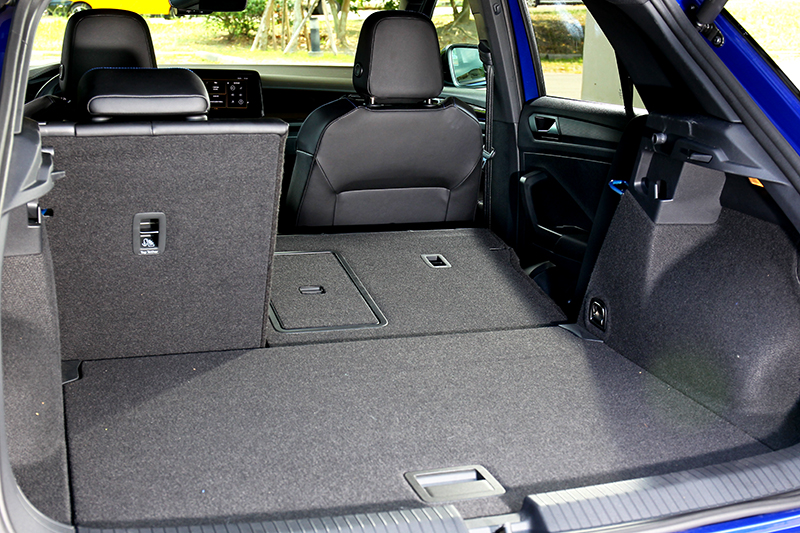行李廂擁有392~1,237公升置物空間。