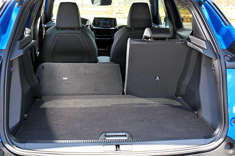 CMP模組化平台巧妙的將電池模組設計在底盤及後座下方保留住原本的置物空間