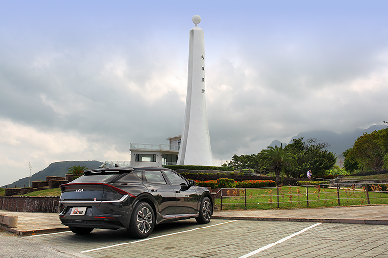 為省電選擇靜浦北回歸線界標處拍照。