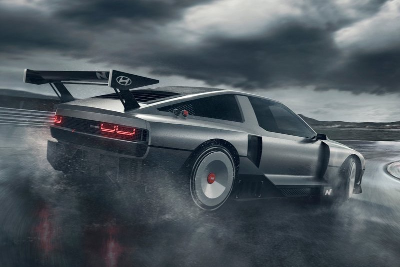 Hyundai思考要替該跑車搭載燃油、Hybrid還是輕燃料電池系統。