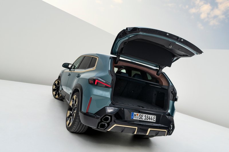 行李廂擁有527~1,820公升置物容積。