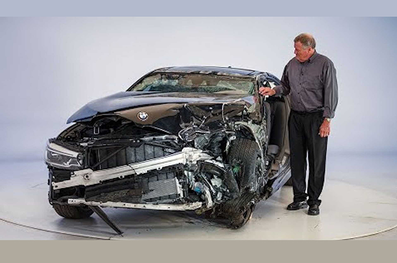 前IIHS總裁表示有一次發生交通事故,對方因未繫安全帶而拋出車外死亡。