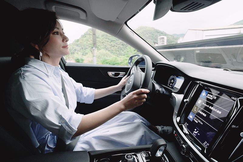 【車勢星聞】莎莎開Volvo真實故事曝光,強調「沒有做效果」。(圖:國際富豪汽車提供)