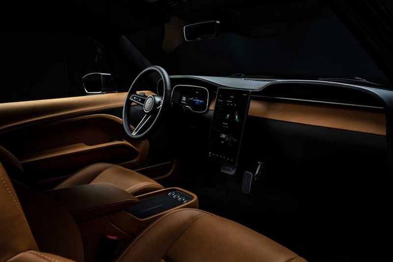 座艙則重新設計,並配備數位儀錶與直立式中控螢幕。